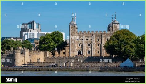 ___ of London (historic castle)